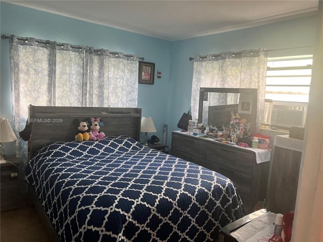 Продажа дома по адресу 12085 NW 11th Ave - фото 7153630