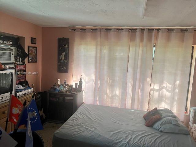 Продажа дома по адресу 12085 NW 11th Ave - фото 7153633