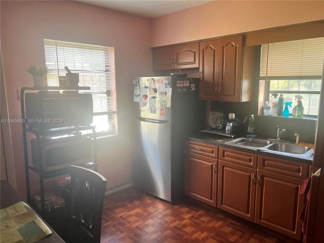 Продажа дома по адресу 12085 NW 11th Ave - фото 7153635