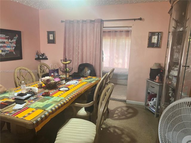 Продажа дома по адресу 12085 NW 11th Ave - фото 7153638