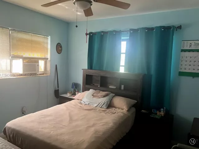 Продажа дома по адресу 12085 NW 11th Ave - фото 7153628