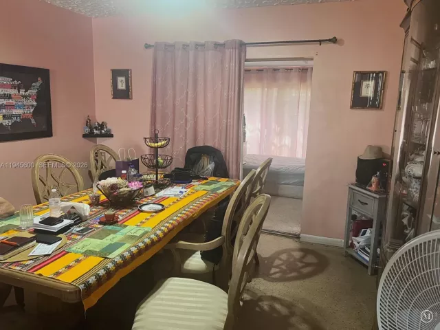 Продажа дома по адресу 12085 NW 11th Ave - фото 7153638