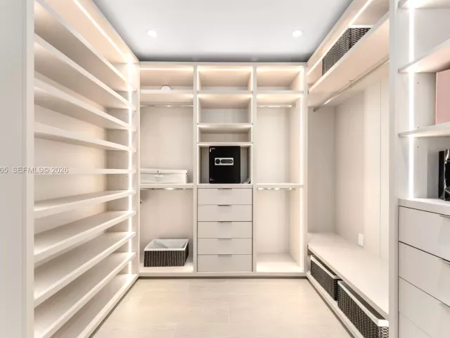 Продажа квартиры #2105 - фото 7130996