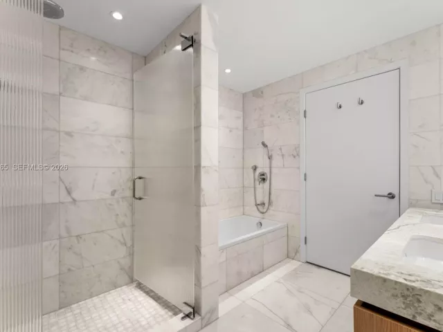 Продажа квартиры #2105 - фото 7130997