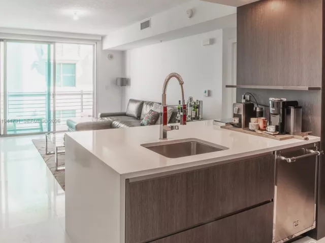 Продажа квартиры #1722 - фото 7121140