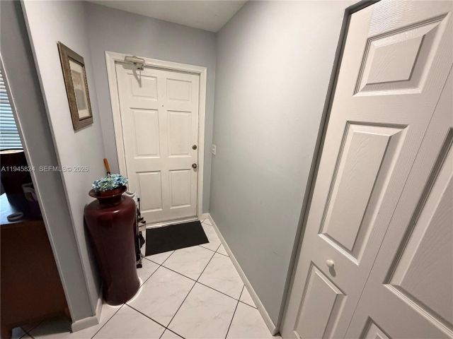 Продажа дома по адресу 9601 NW 16th St - фото 7121760