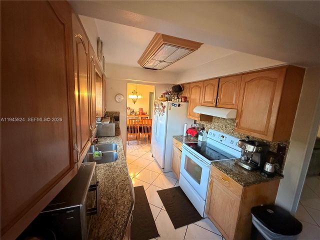 Продажа дома по адресу 9601 NW 16th St - фото 7121764