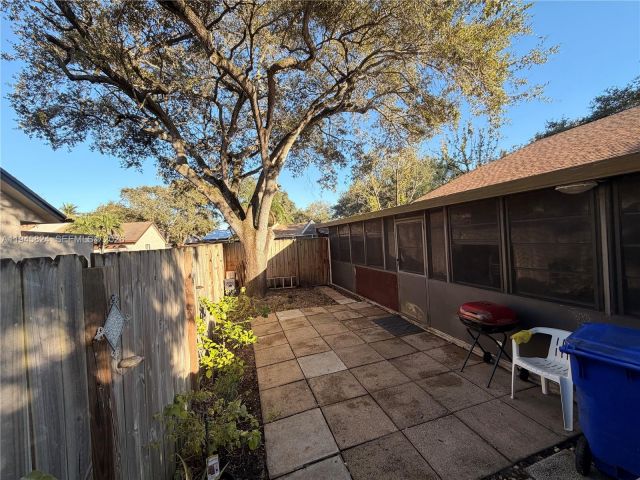 Продажа дома по адресу 9601 NW 16th St - фото 7121768