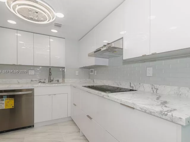 Продажа квартиры #706 - фото 7127526