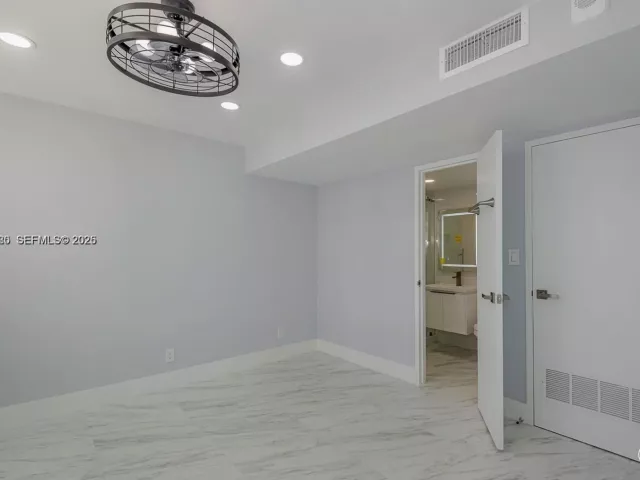 Продажа квартиры #706 - фото 7127523