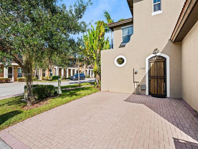 Дом в аренду по адресу 14762 SW 12th St - фото 7454681