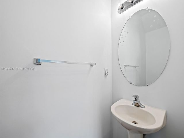 Дом в аренду по адресу 14762 SW 12th St - фото 7454687