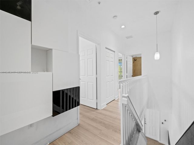 Дом в аренду по адресу 14762 SW 12th St - фото 7454692