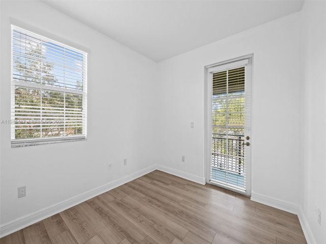 Дом в аренду по адресу 14762 SW 12th St - фото 7454694