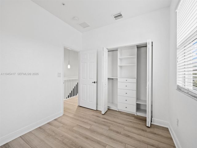 Дом в аренду по адресу 14762 SW 12th St - фото 7454695