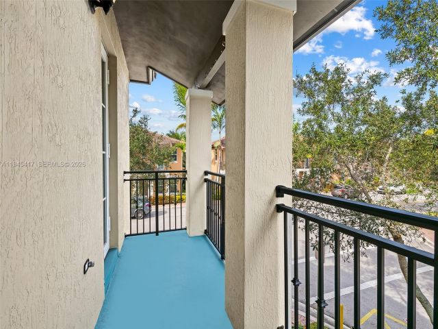 Дом в аренду по адресу 14762 SW 12th St - фото 7454696