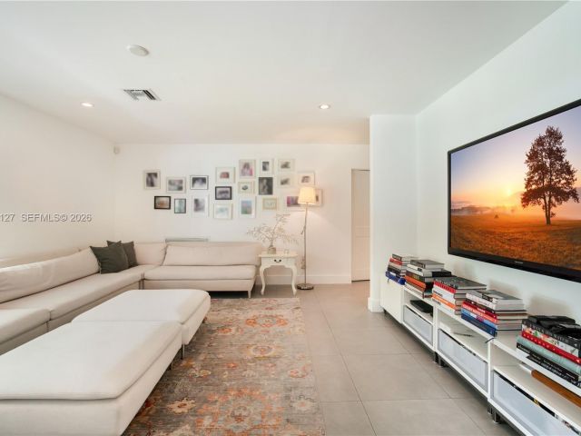 Дом в аренду по адресу 861 Harbor Dr - фото 7128696