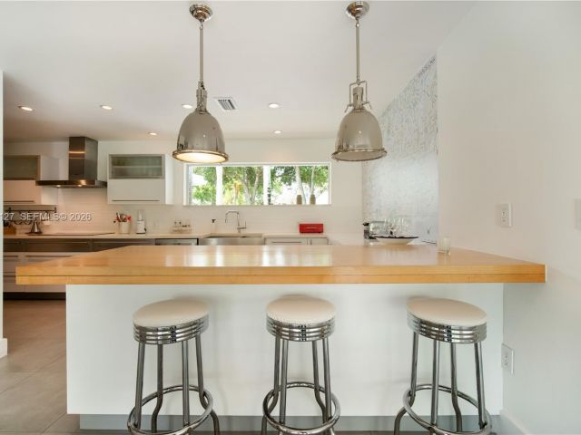 Дом в аренду по адресу 861 Harbor Dr - фото 7128701