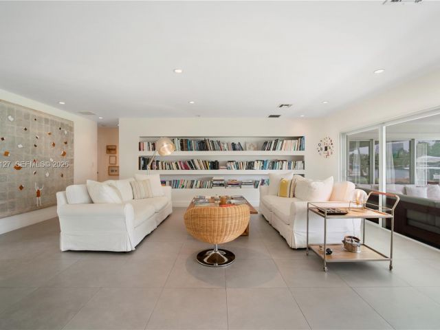 Дом в аренду по адресу 861 Harbor Dr - фото 7128704