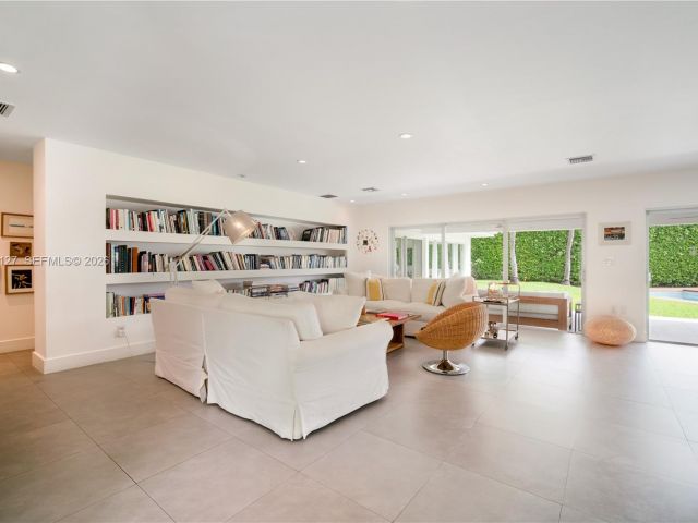 Дом в аренду по адресу 861 Harbor Dr - фото 7128708