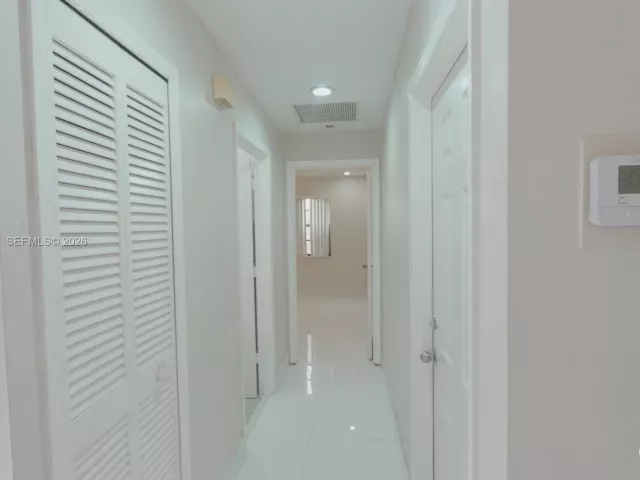 Дом в аренду по адресу 518 NE 48th St 518 - фото 7128938