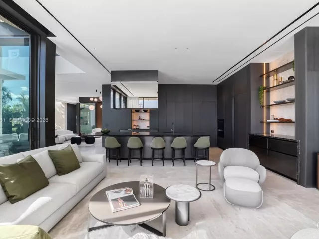 Продажа дома по адресу 217 E Rivo Alto Dr - фото 7129129