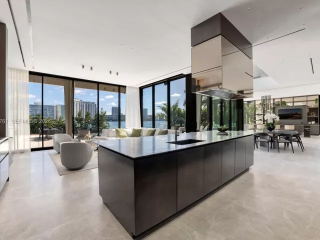 Продажа дома по адресу 217 E Rivo Alto Dr - фото 7129132