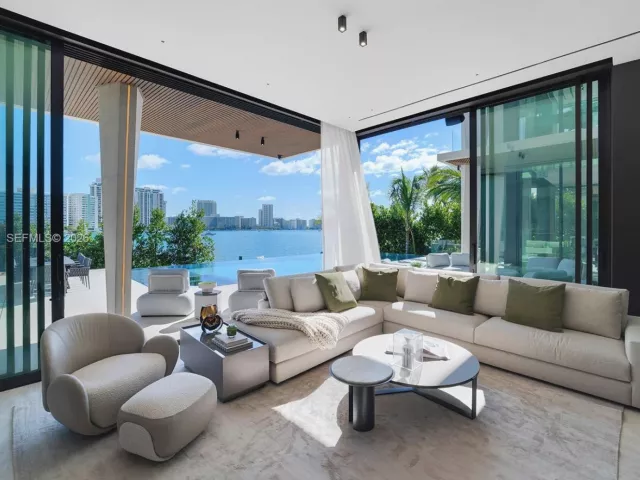 Продажа дома по адресу 217 E Rivo Alto Dr - фото 7129134