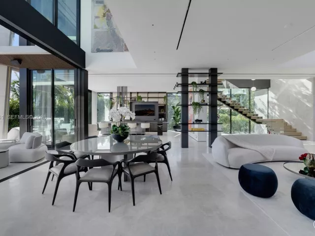 Продажа дома по адресу 217 E Rivo Alto Dr - фото 7129136