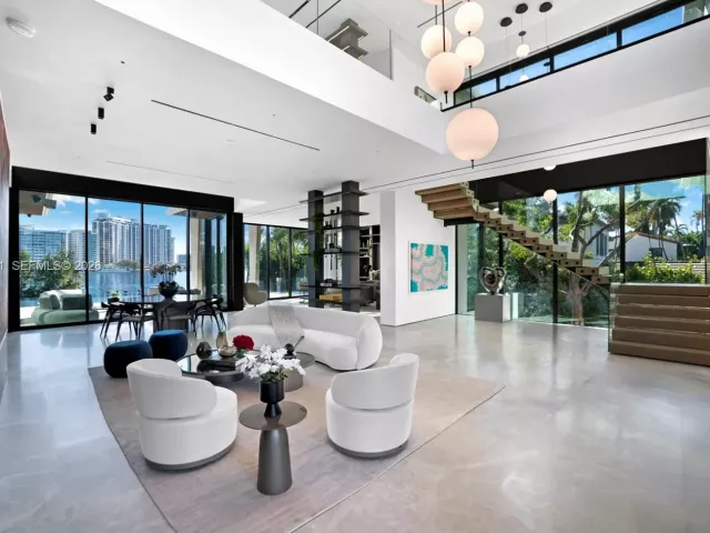 Продажа дома по адресу 217 E Rivo Alto Dr - фото 7129138