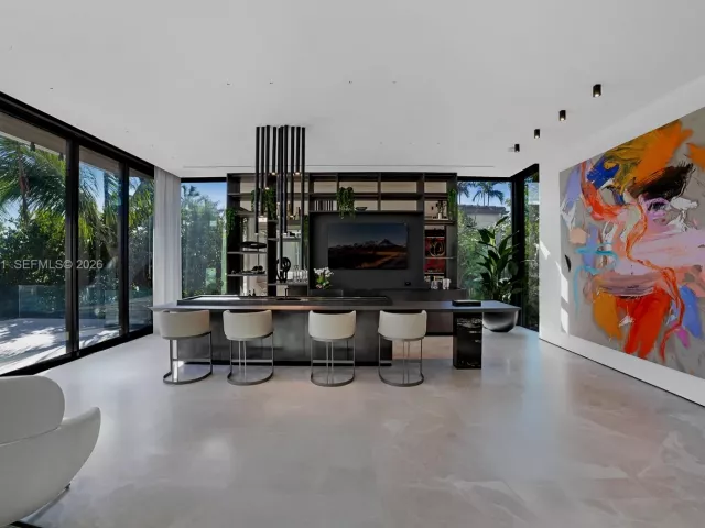 Продажа дома по адресу 217 E Rivo Alto Dr - фото 7129123