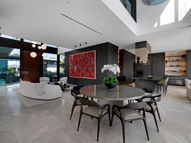 Продажа дома по адресу 217 E Rivo Alto Dr - фото 7129126