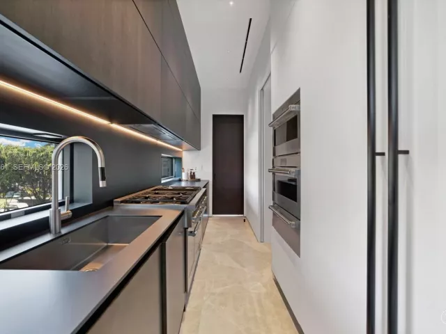 Продажа дома по адресу 217 E Rivo Alto Dr - фото 7129127