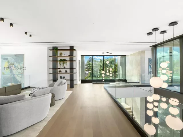 Продажа дома по адресу 217 E Rivo Alto Dr - фото 7129120