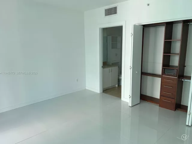 Продажа квартиры #4107 - фото 7135696