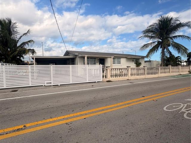 Дом в аренду по адресу 8221 NW South River Dr 1 - фото 7443083