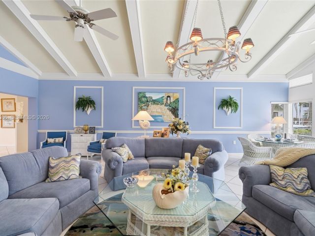 Продажа дома по адресу 1431 S Ocean Blvd #95 - фото 7167996