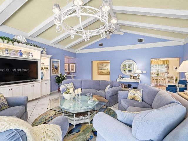 Продажа дома по адресу 1431 S Ocean Blvd #95 - фото 7167997