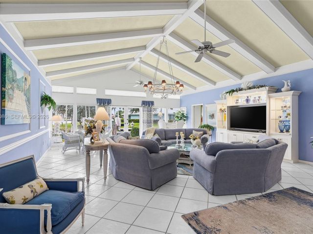 Продажа дома по адресу 1431 S Ocean Blvd #95 - фото 7168000