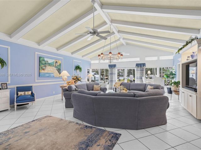 Продажа дома по адресу 1431 S Ocean Blvd #95 - фото 7168003