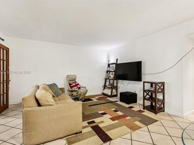 Продажа дома по адресу 13503 NE 23rd Pl - фото 7200515