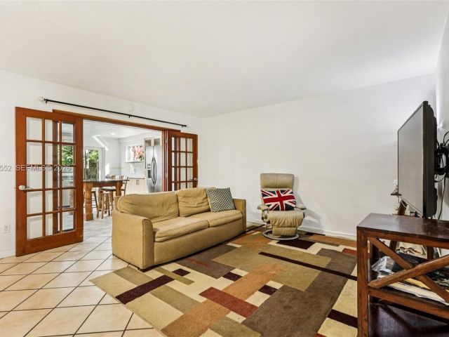 Продажа дома по адресу 13503 NE 23rd Pl - фото 7200516