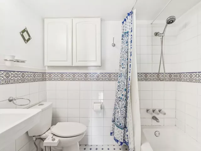 Продажа дома по адресу 13503 NE 23rd Pl - фото 7328530