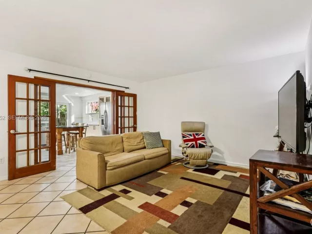 Продажа дома по адресу 13503 NE 23rd Pl - фото 7200516