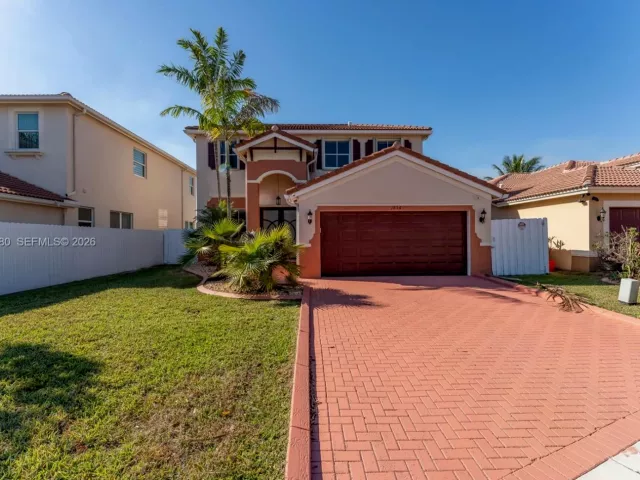 Дом в аренду по адресу 1856 NE 3rd Ct - фото 7197750