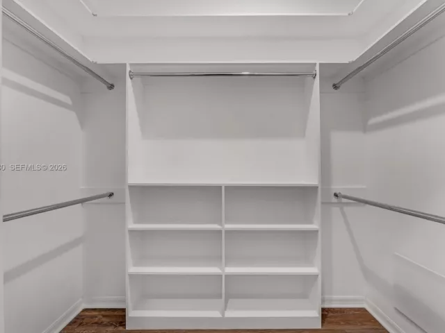 Дом в аренду по адресу 1856 NE 3rd Ct - фото 7197738