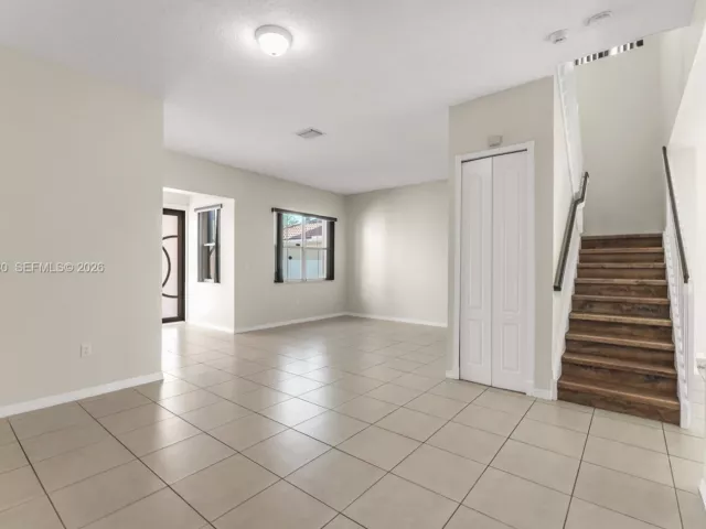 Дом в аренду по адресу 1856 NE 3rd Ct - фото 7197743