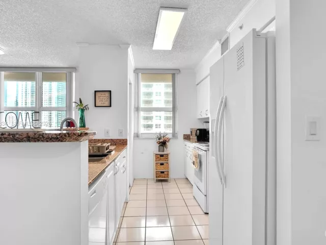 Продажа квартиры #1702 - фото 7175674