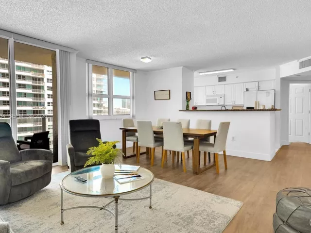 Продажа квартиры #1702 - фото 7175676