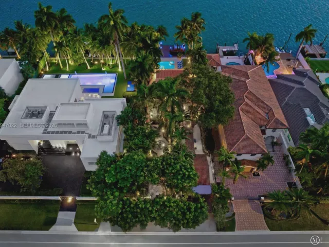 Дом в аренду по адресу 56 S Hibiscus Dr - фото 7134547